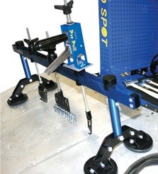Designed for both aluminum and steel dent pulling, the Pull Bar features 4 and 6 jaw clamps and adjustable foot swivel pads for mounting both vertically and horizontally. It can also be used together with the Pro Pull for isolated dent pulling.