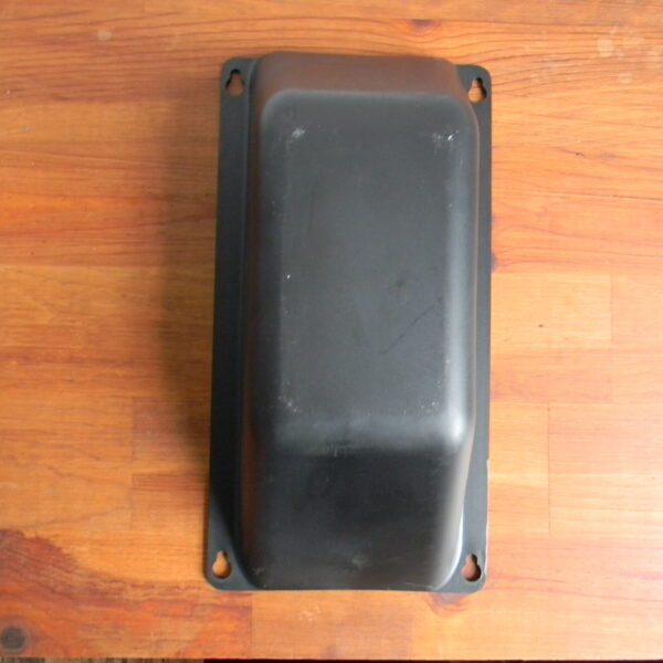 Challenger SA10 Idle-Side Lock Cover